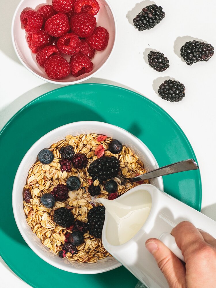 Die Kokos Nilk passt perfekt zu leckeren Granolas